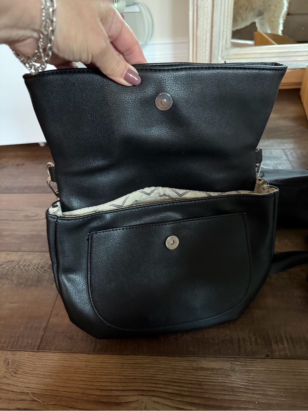 Moda Luxe Black Crossbody with Front Pocket